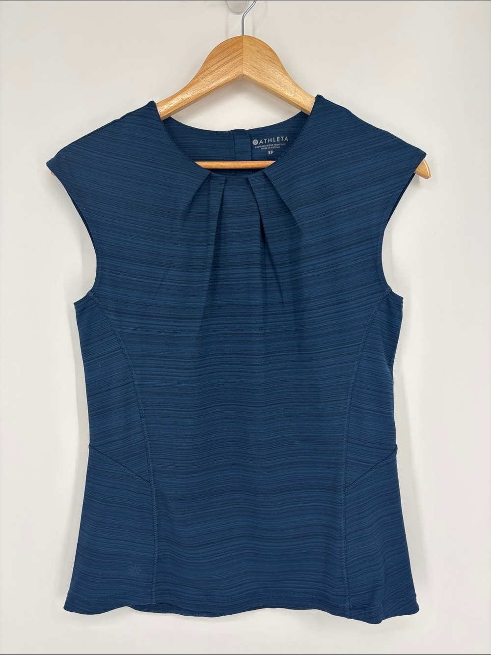 Athleta Pacifica Illume UPF Fitted Tank Women’s Size Small Petite Merlin Blue